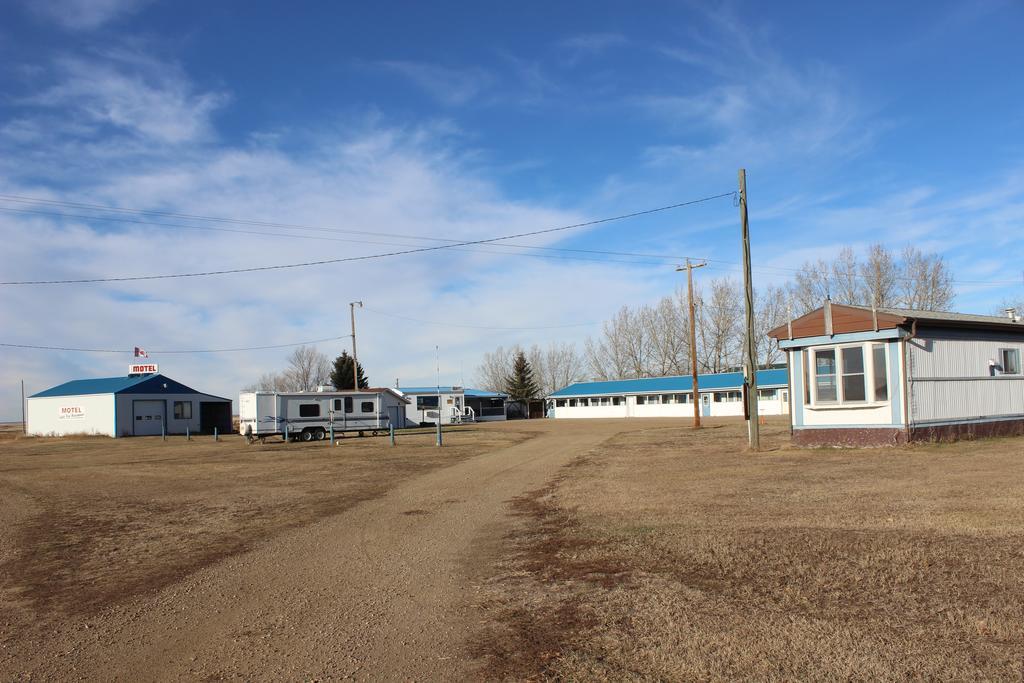 Raval Paradise Motel And Rv Park Youngstown ภายนอก รูปภาพ