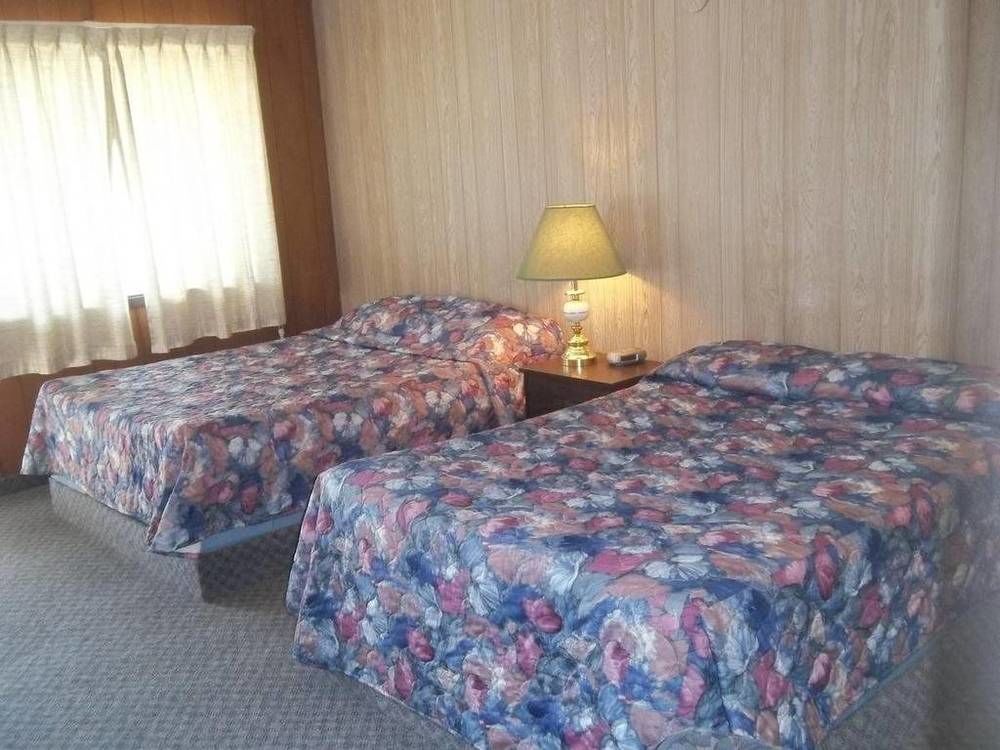 Raval Paradise Motel And Rv Park Youngstown ภายนอก รูปภาพ