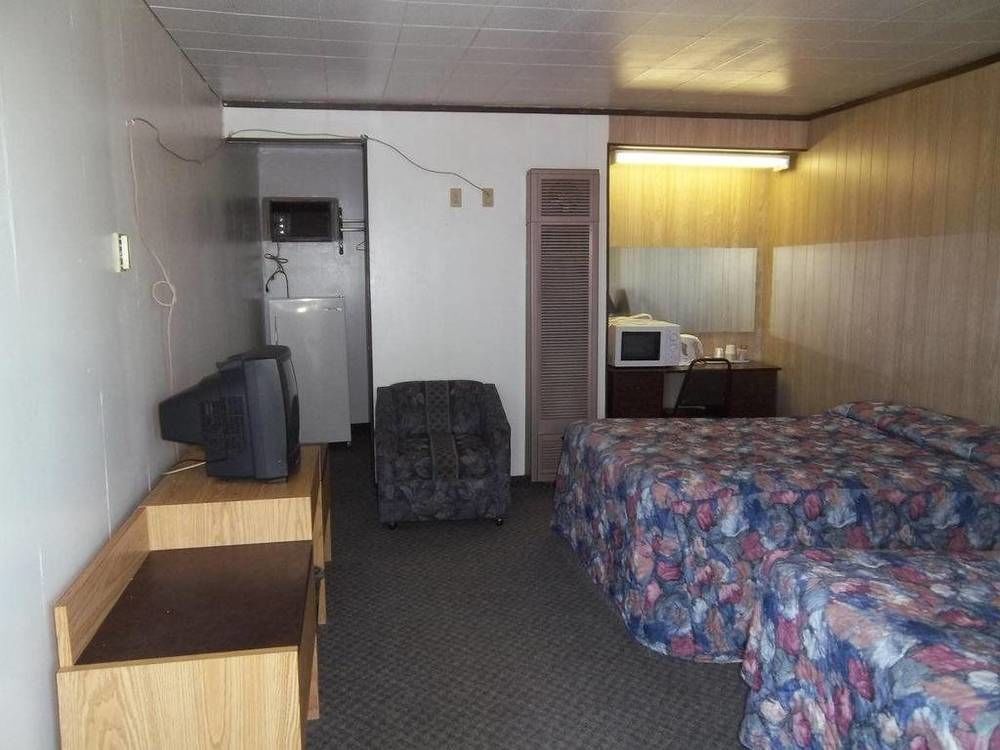 Raval Paradise Motel And Rv Park Youngstown ภายนอก รูปภาพ
