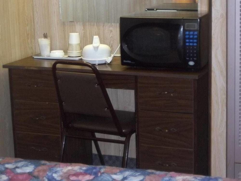 Raval Paradise Motel And Rv Park Youngstown ภายนอก รูปภาพ